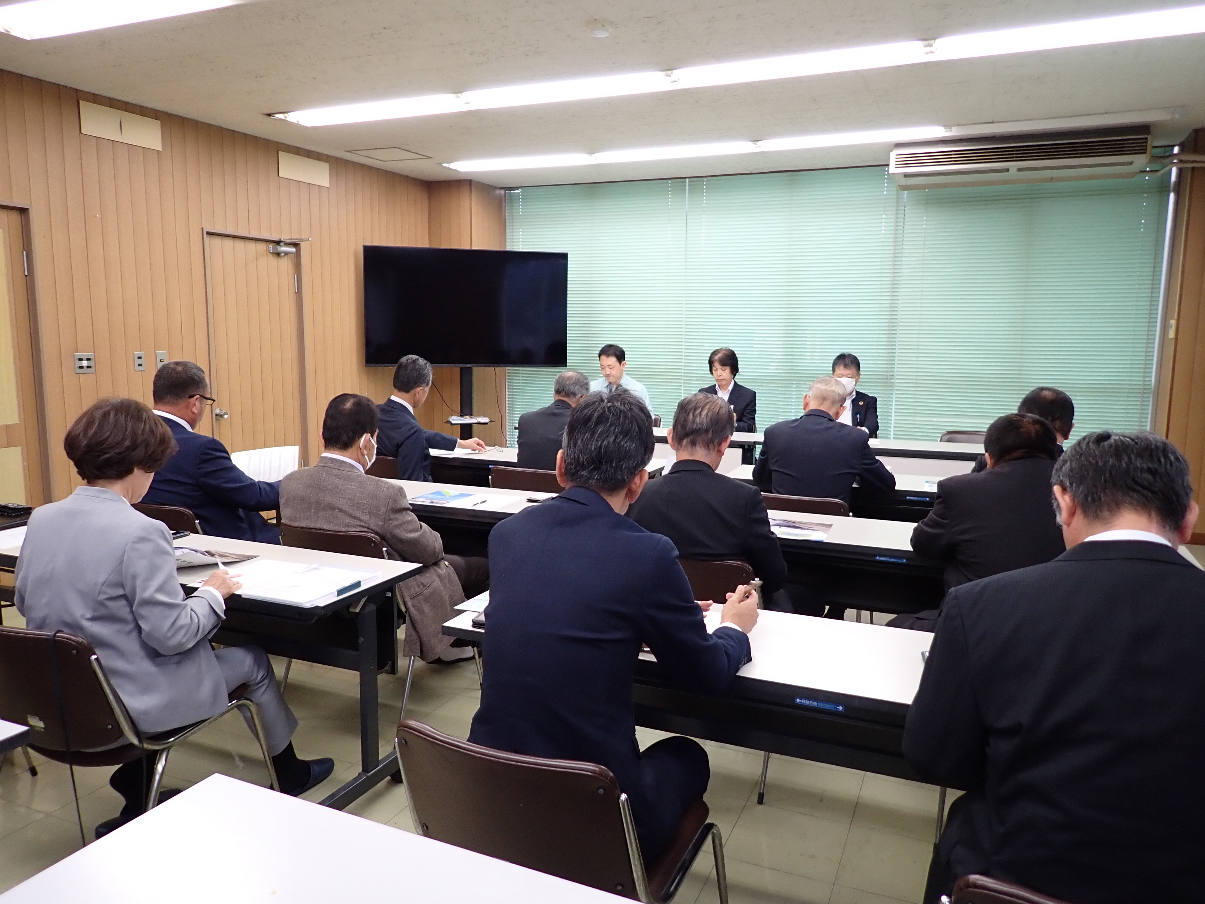 施設概要説明の様子 施設概要説明の様子